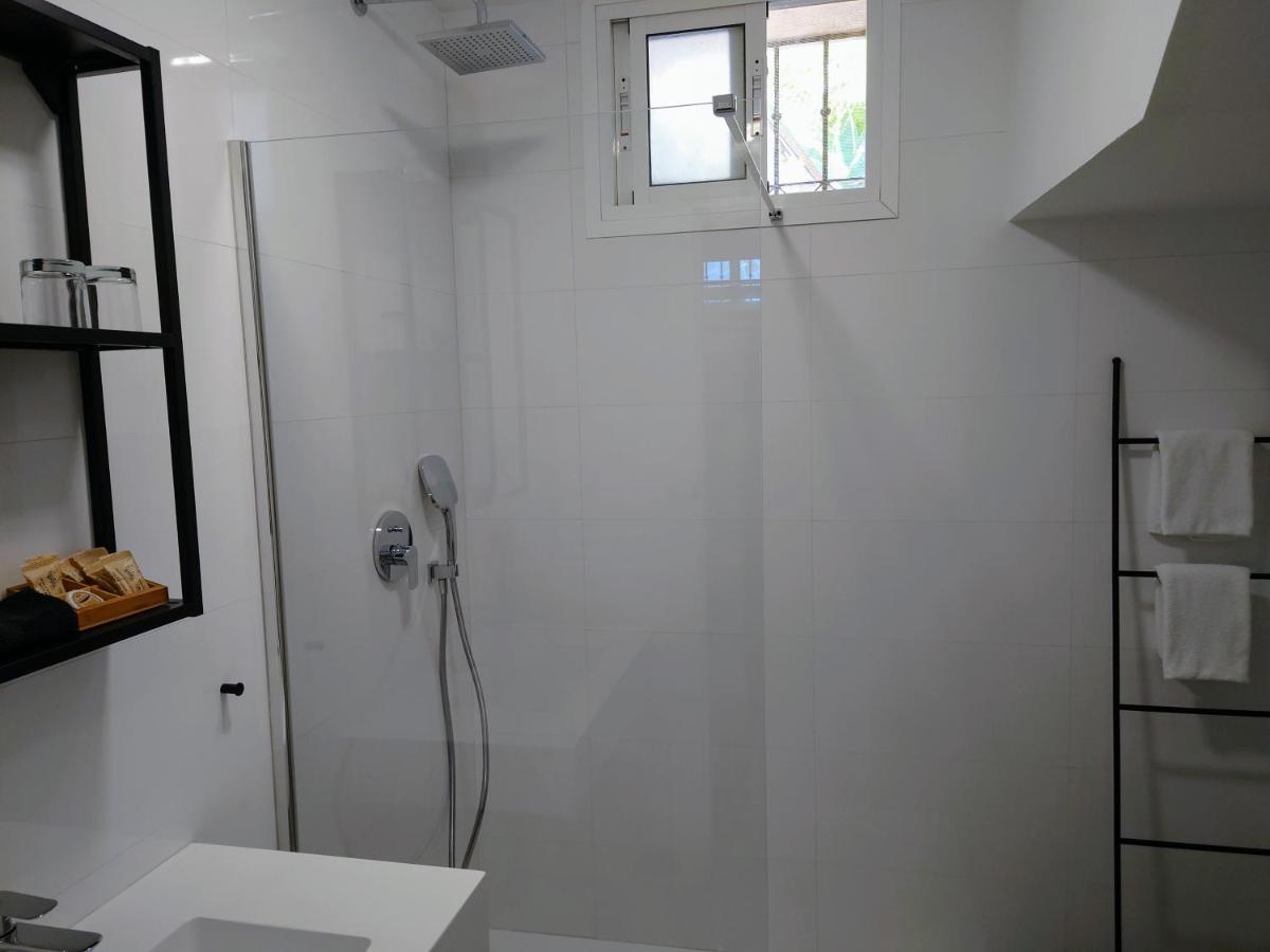 Carmen Rooms -- Boutique B&B By The Sea เนร์คา ภายนอก รูปภาพ