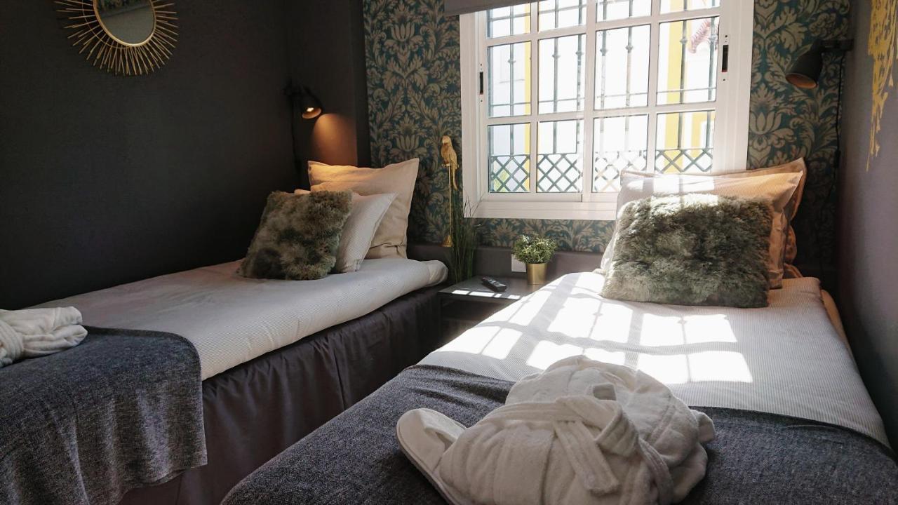 Carmen Rooms -- Boutique B&B By The Sea เนร์คา ภายนอก รูปภาพ